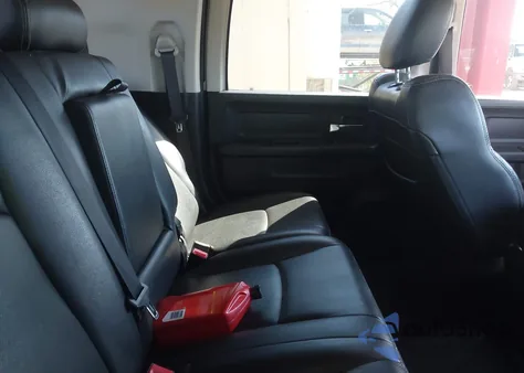 2015 Ram 2500 Laramie z USA, uszkodzony, nr VIN 3C6UR5NL9FG667801